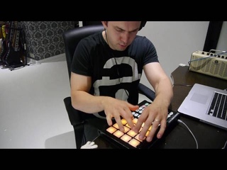 Finger Drumming riffs. Native Instruments Maschine Mikro